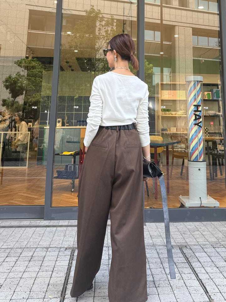 [新作300円OFF] 【予約】[SET]起毛ドレープロングTシャツ / ホワイト + ツイルタックパンツ / ブラウン(8月下旬発送予定)