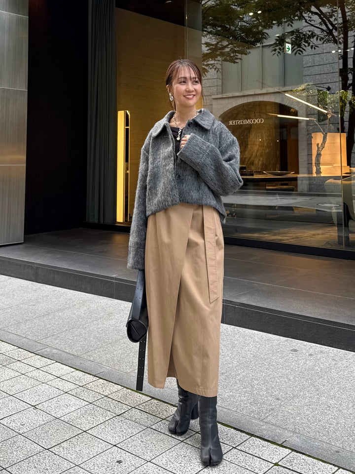 【予約】 [SET] シャギーショートジャケット / グレー + ベルトラップ風ロングスカート / ベージュ(11月下旬発送予定)