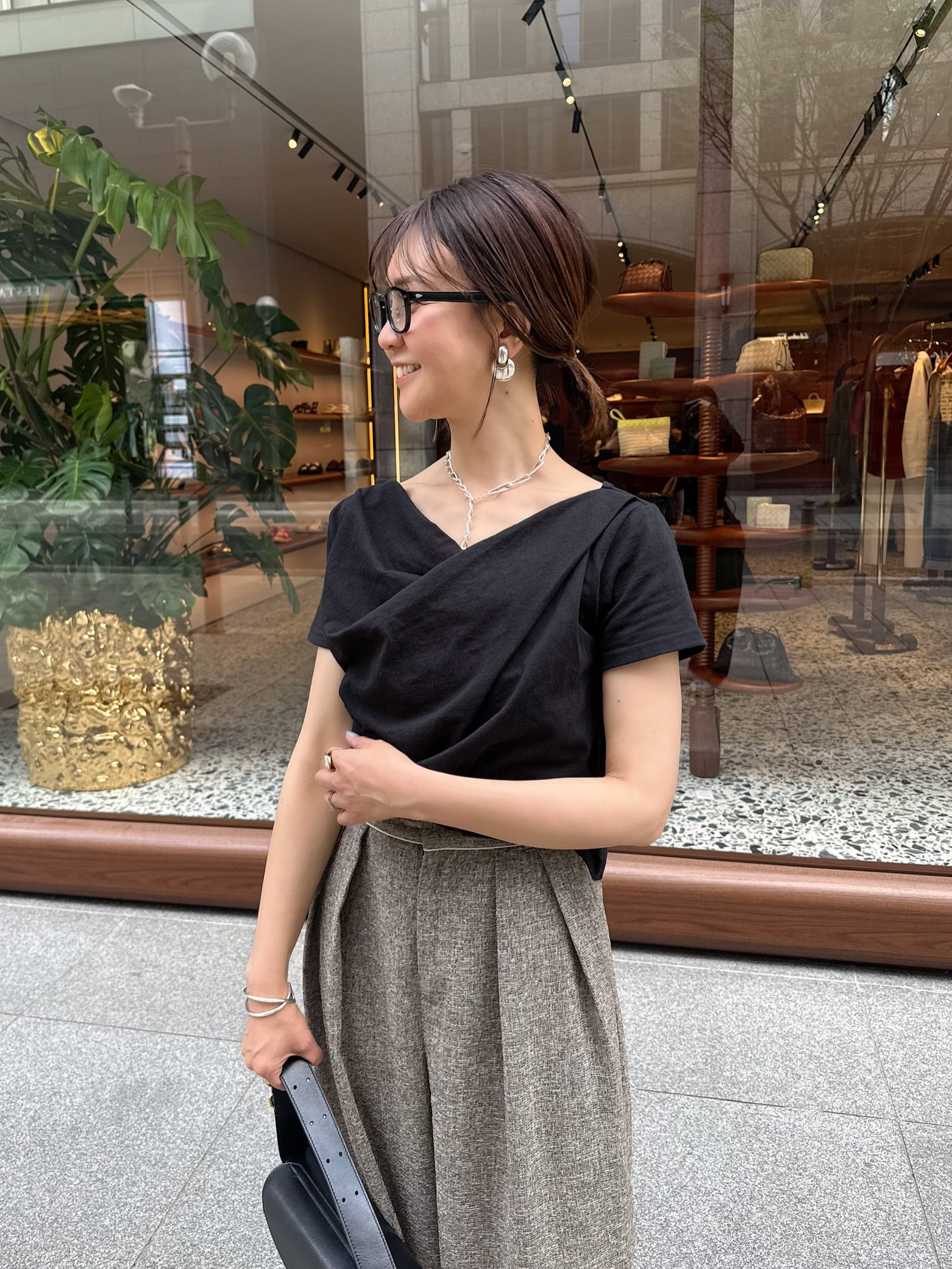 ドレープ半袖Tシャツ / ブラック – fosie