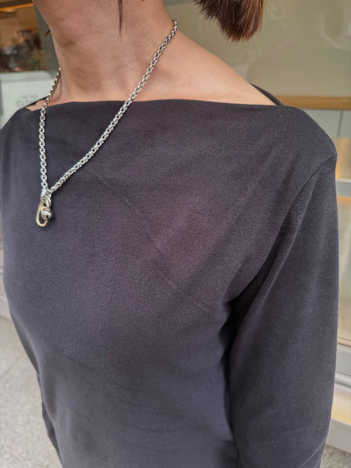 ベロアボートネックプルオーバー / ブラック