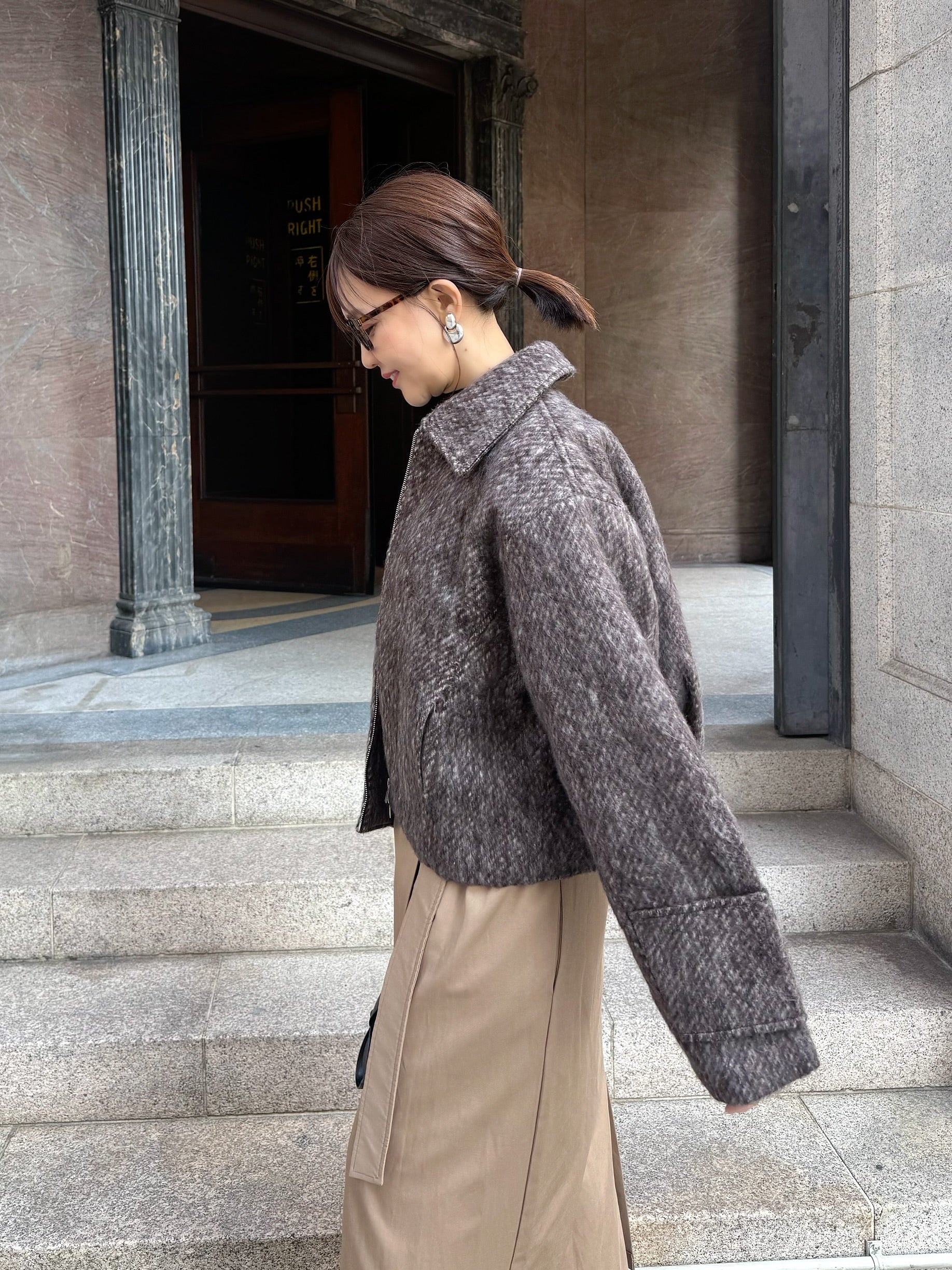 シャギービッグタブショートブルゾン / ブラウン – fosie