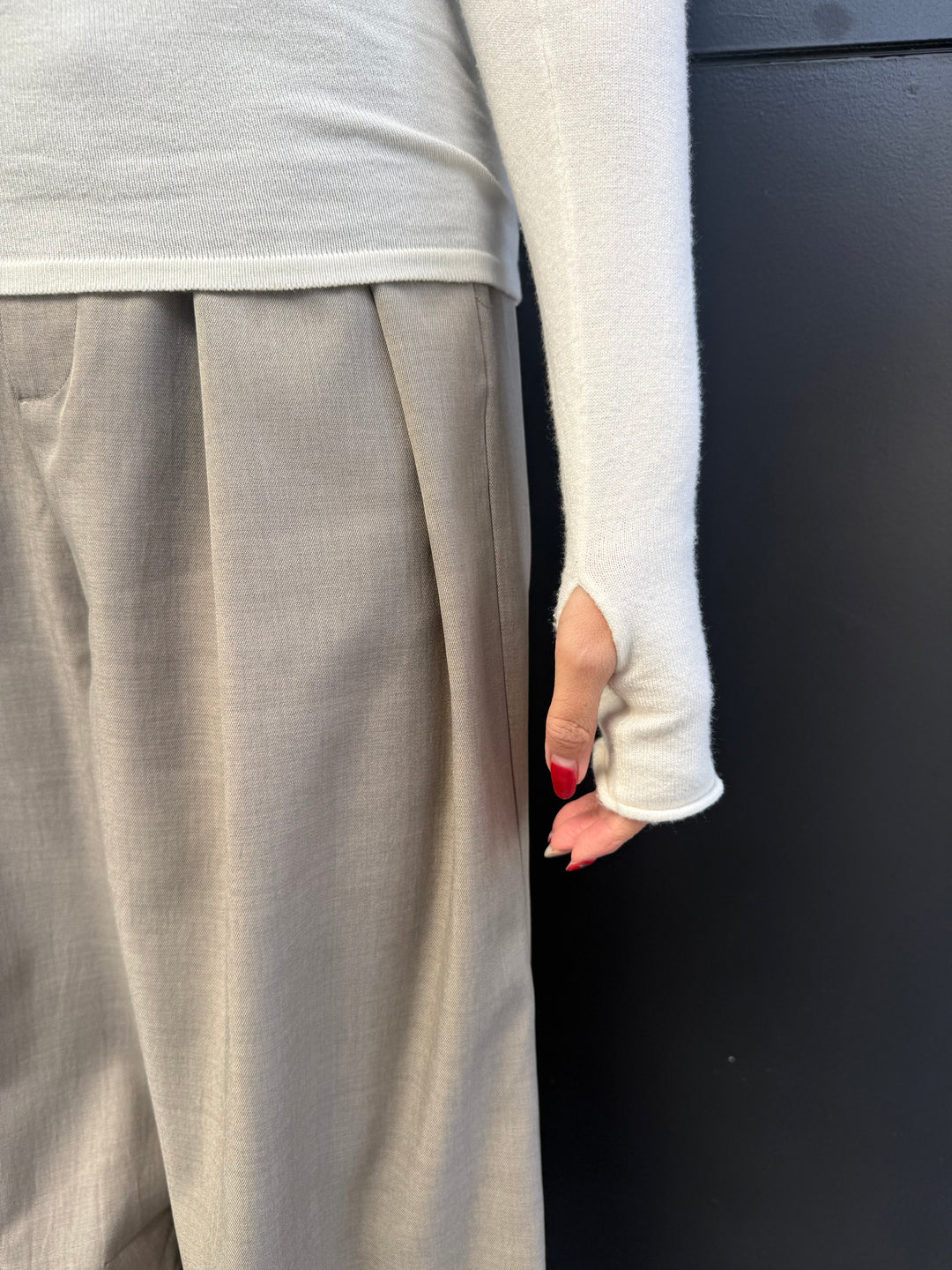 フィンガーホールタートル / オフホワイト