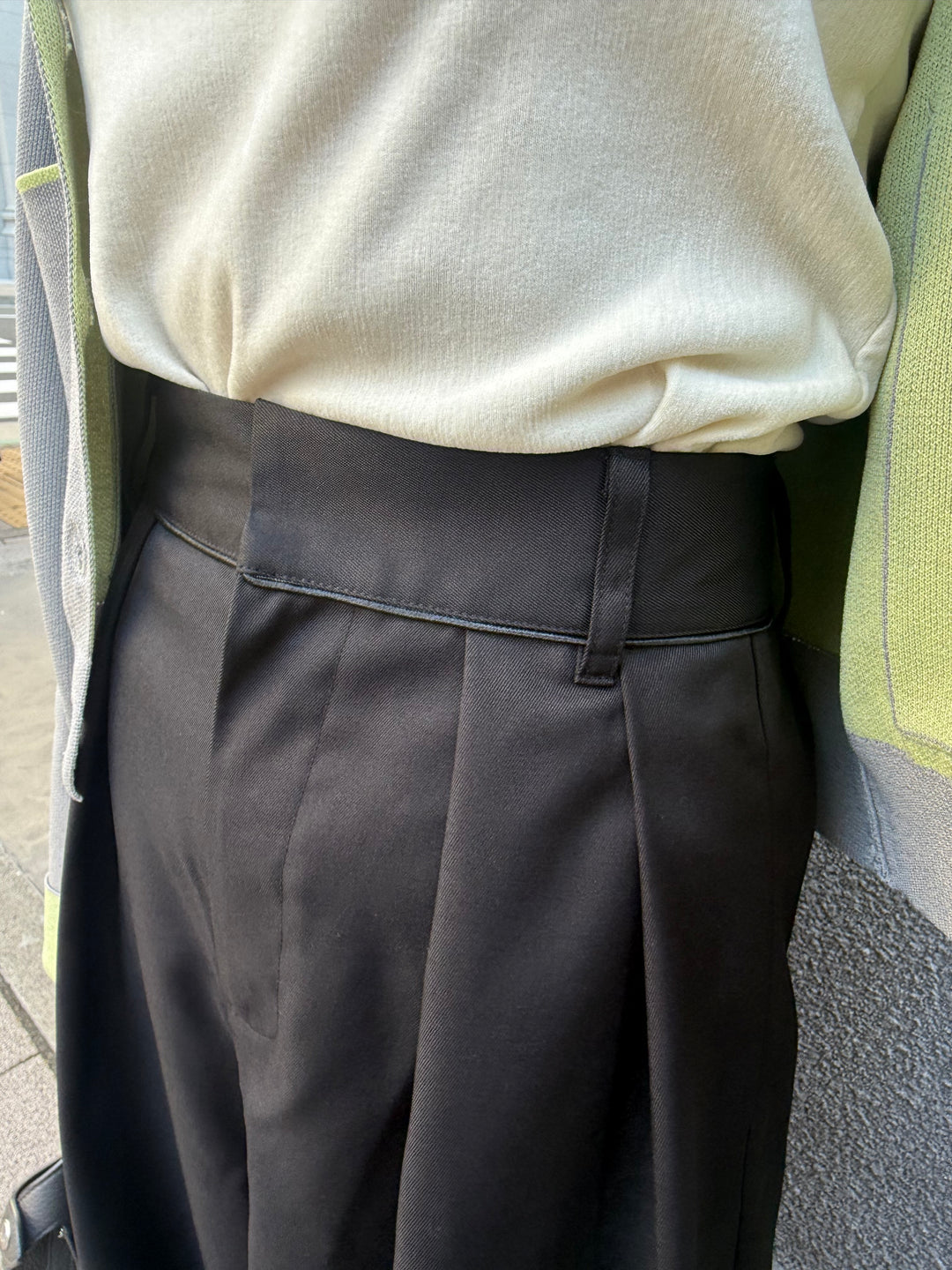 【予約】ウエストパイピングワイドパンツ / ブラック(4月上旬発送予定)