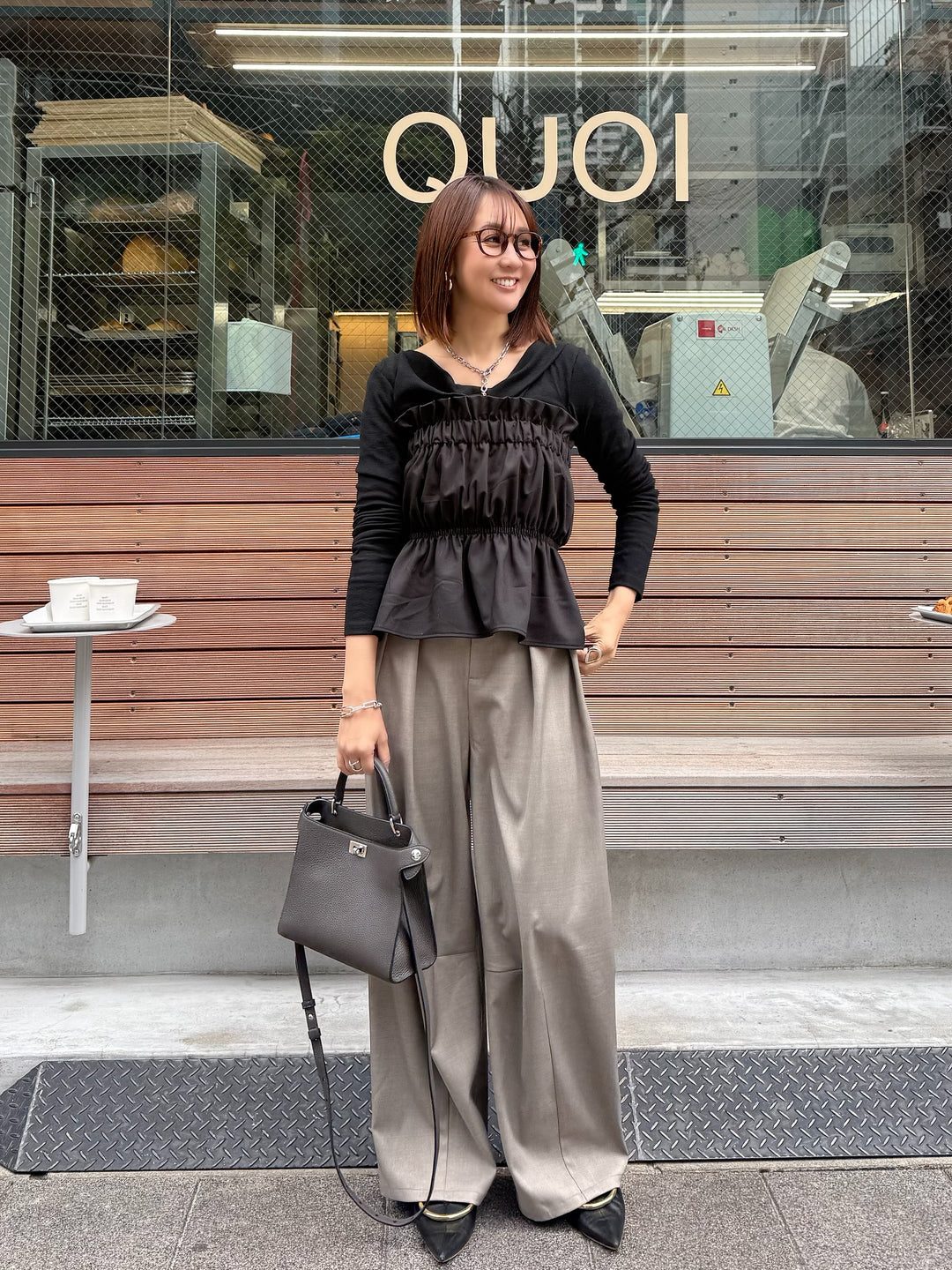 ドレープロングTシャツ / ブラック