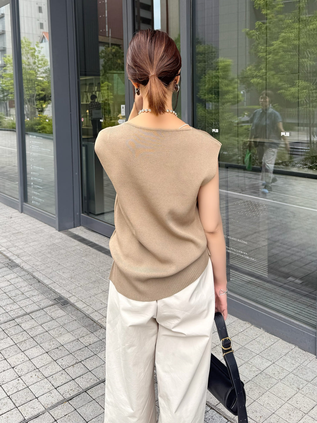 Vネックベスト / ベージュ