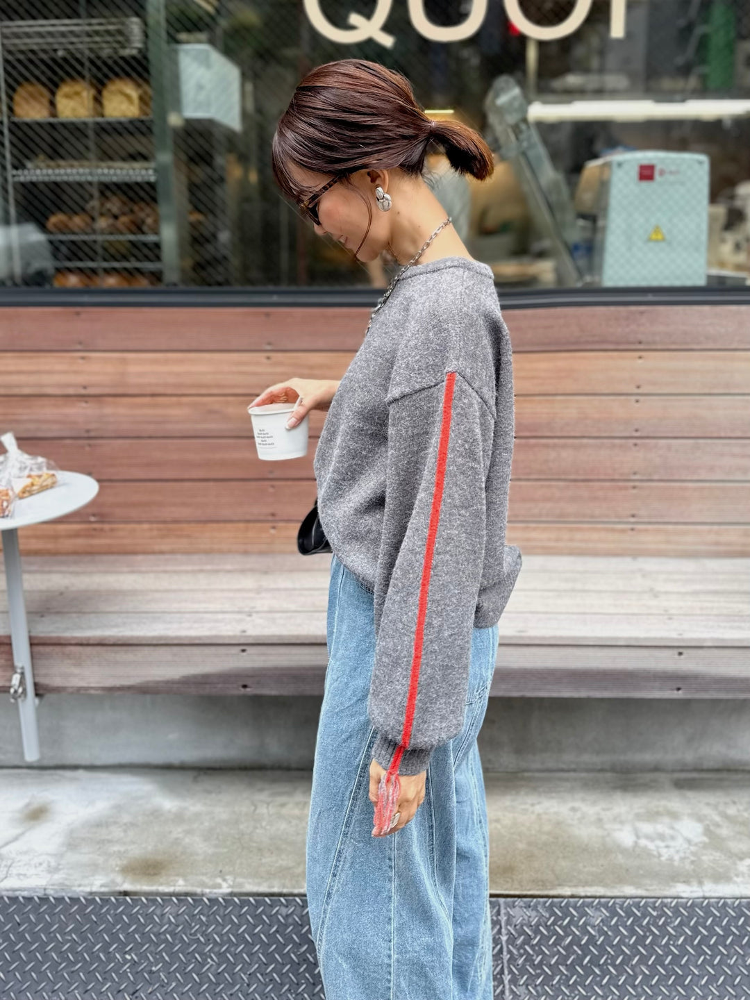 【予約】アルパカタッチ配色ラインプルオーバー / チャコール(12月中旬発送予定)