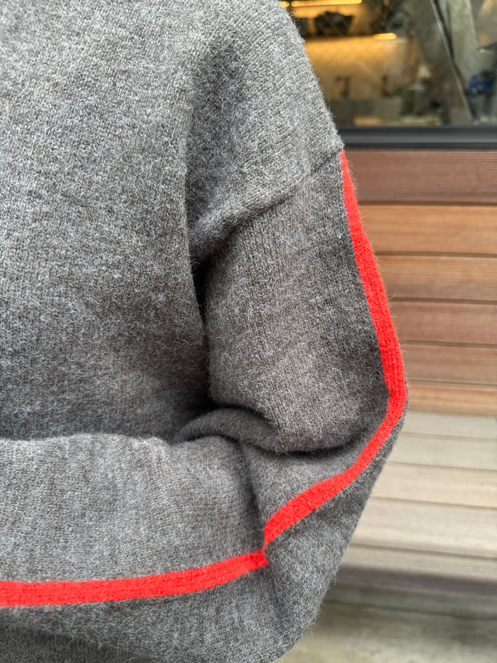 【予約】アルパカタッチ配色ラインプルオーバー / チャコール(12月中旬発送予定)