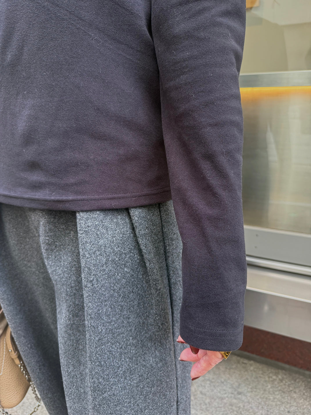 ベロアボートネックプルオーバー / ブラック