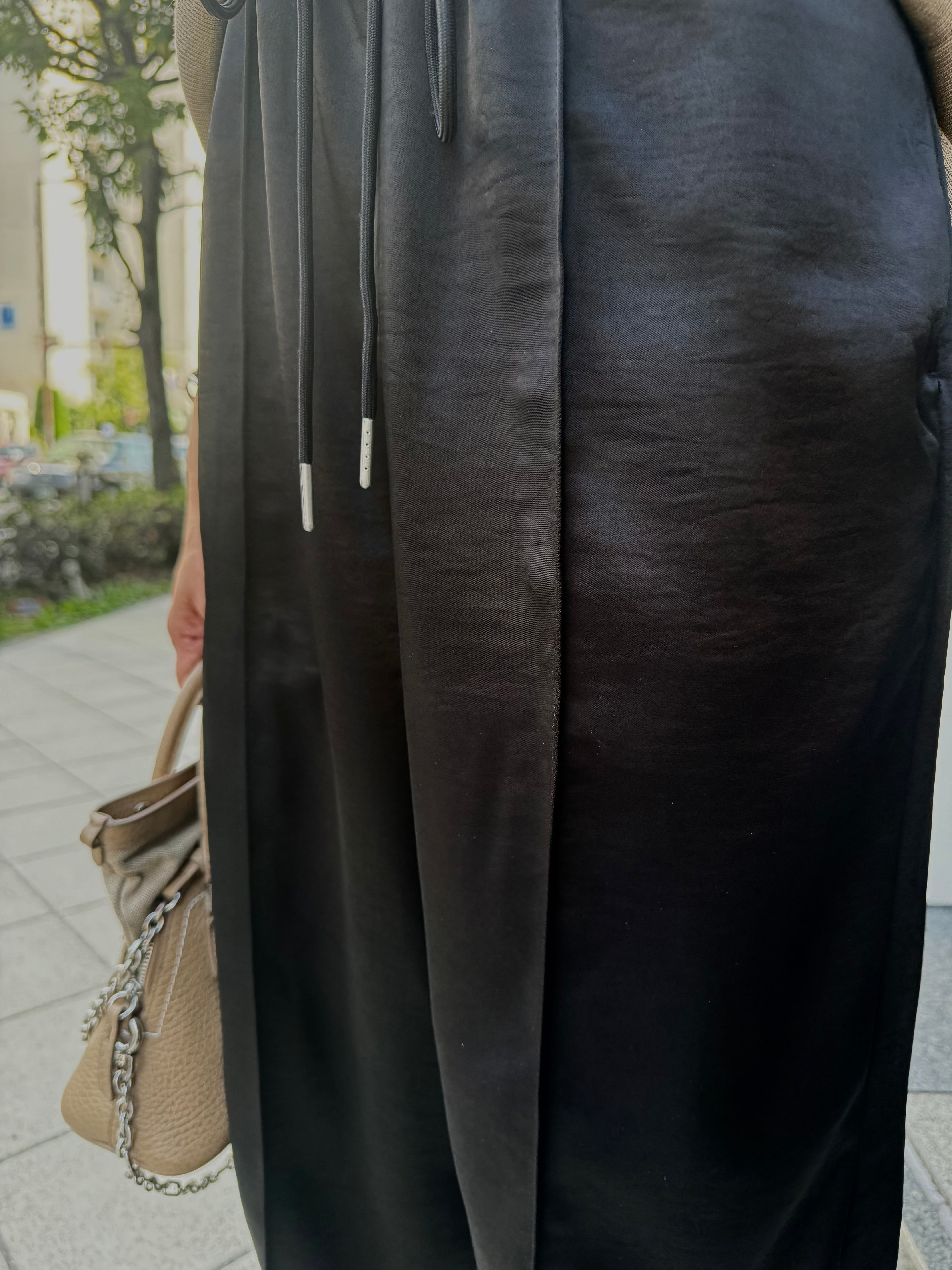 サテンジョガーパンツ / ブラック – fosie