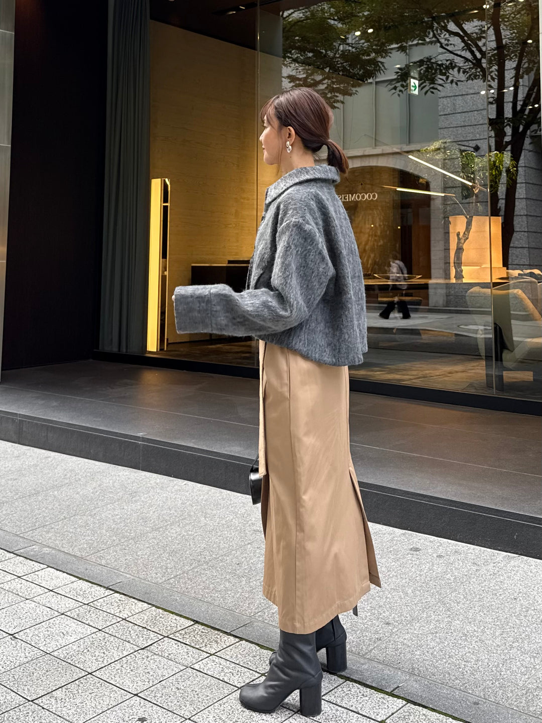 【予約】 [SET] シャギーショートジャケット / グレー + ベルトラップ風ロングスカート / ベージュ(11月下旬発送予定)