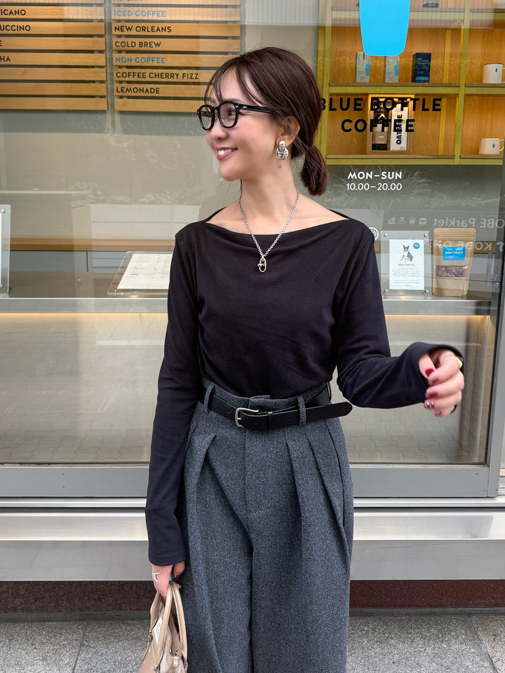 ベロアボートネックプルオーバー / ブラック