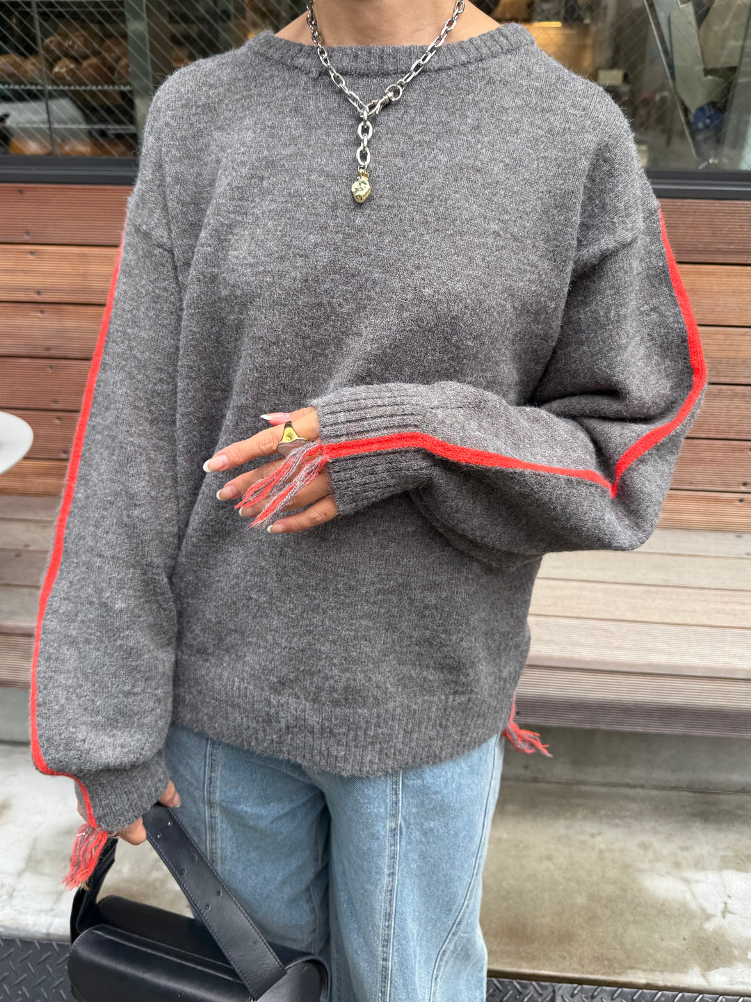 【予約】アルパカタッチ配色ラインプルオーバー / チャコール(12月中旬発送予定)