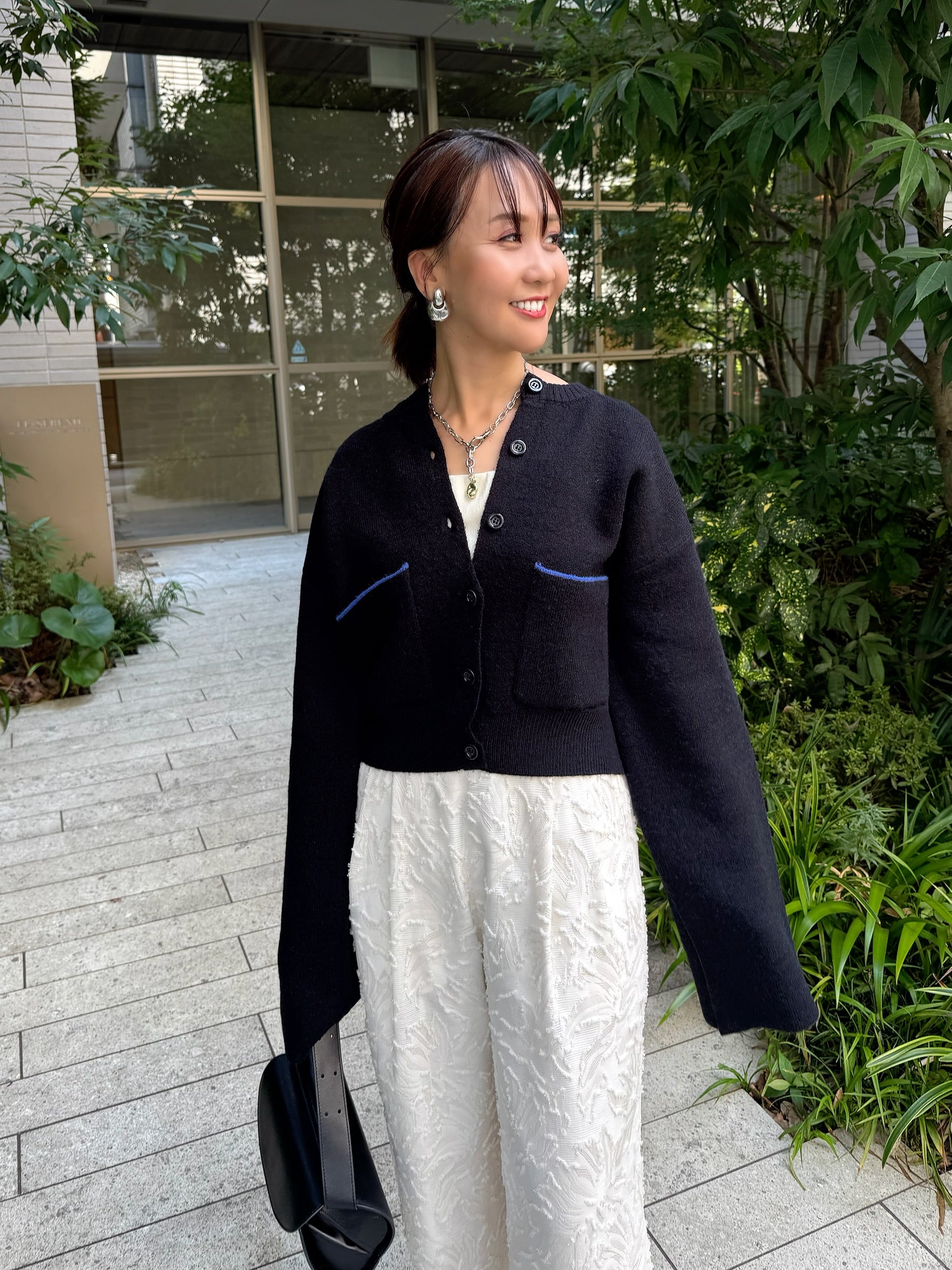 在庫処分✨ emmi エミ アルパカ混クルーネックカーディガン F ブラック 予約】アルパカタッチバイカラーカーディガン / ブラック(11月