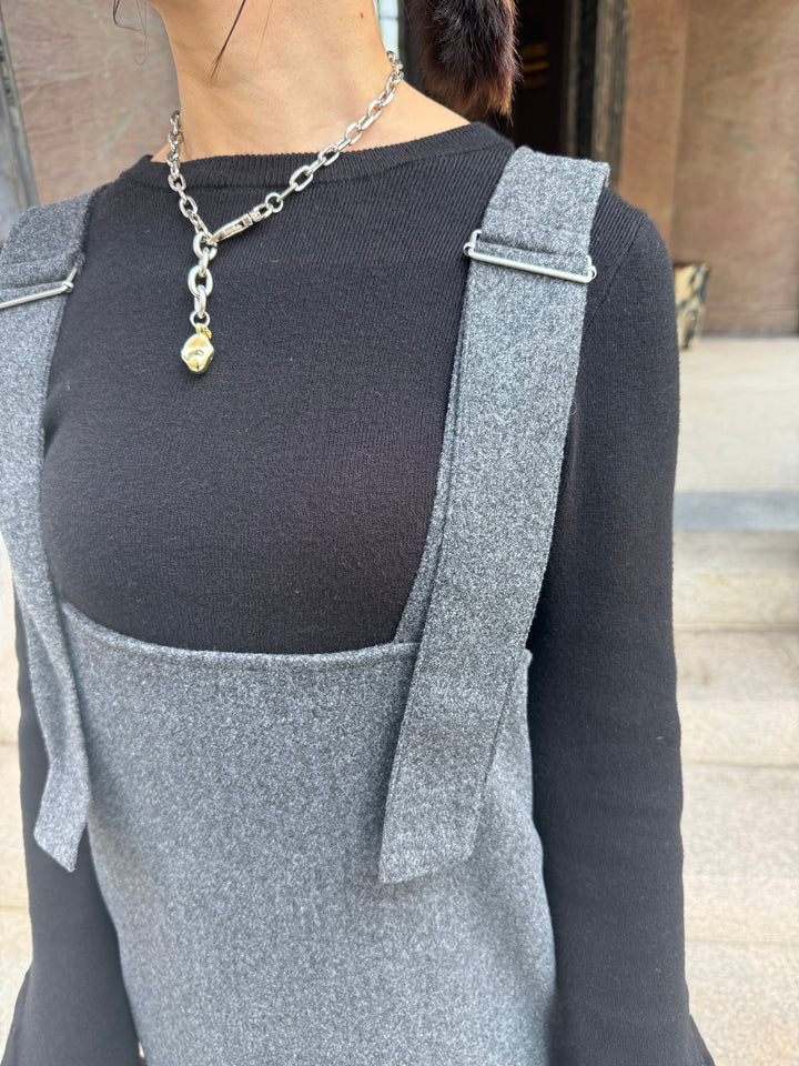 【予約】 ウールライクVネックジャンパースカート / チャコール(1月上旬発送予定)