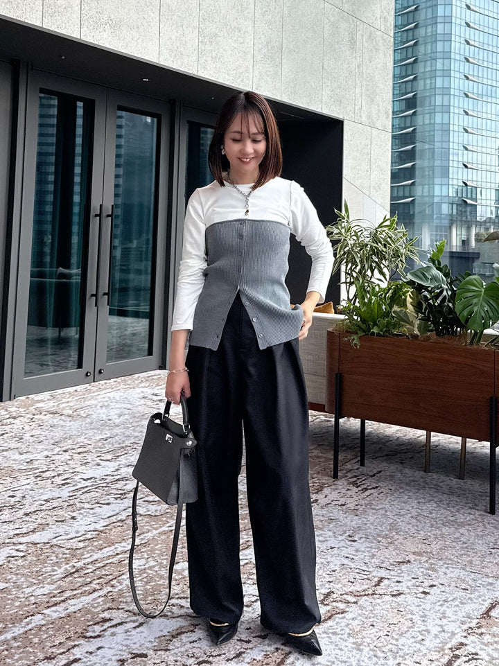 [新作300円OFF] リブニットビスチェドッキングTシャツ / オフホワイト×グレー + ウエストパイピングワイドパンツ / ブラック(4月上旬発送予定)