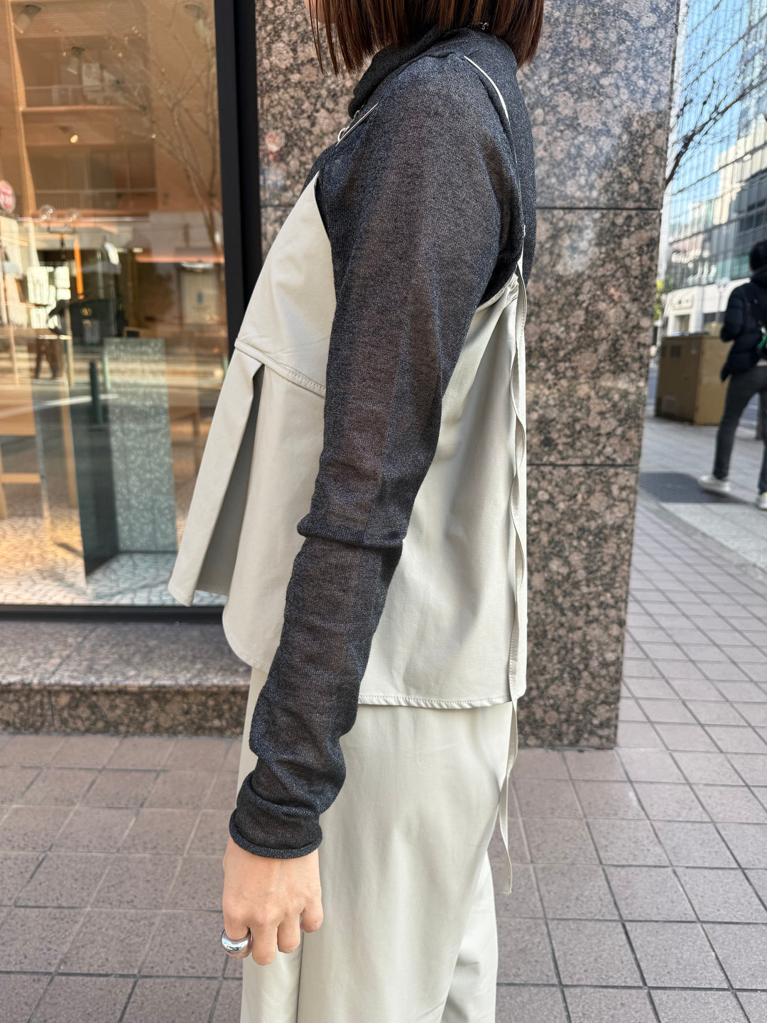 ウォッシャブルフェイクレザーキャミソール / エクリュ