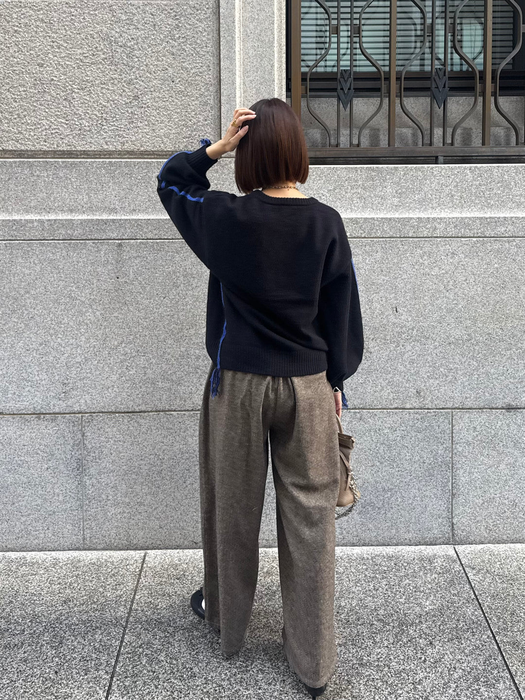 アルパカタッチ配色ラインプルオーバー / ブラック