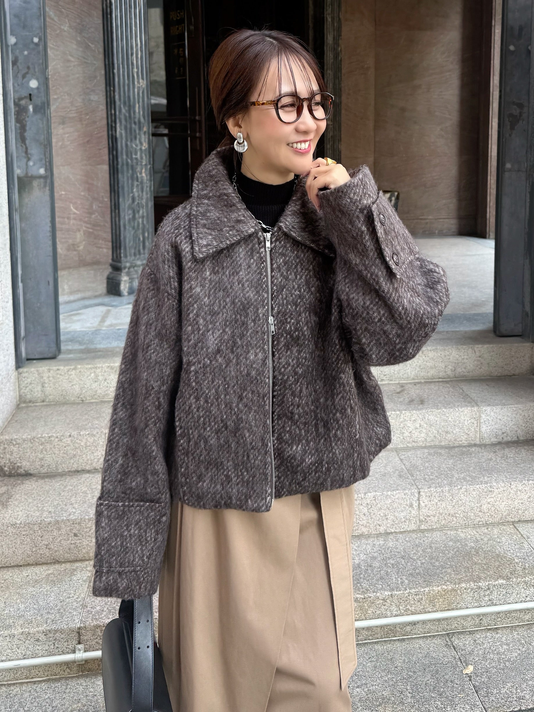 新作300円OFF] シャギー衿付きビッグタブショートブルゾン / ブラウン