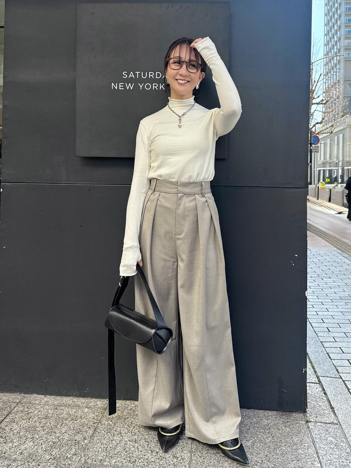 フィンガーホールタートル / オフホワイト