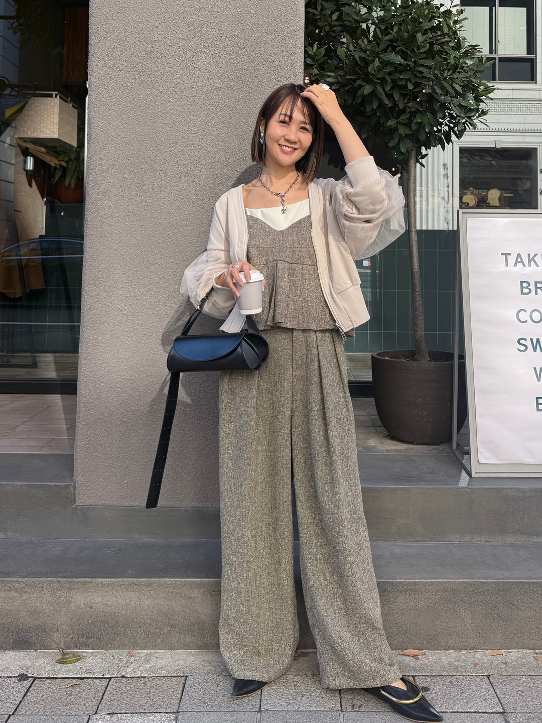 【予約】[3点SET] 袖チュールカーディガン / ミルクティー + サマーツイードプリーツキャミ / ブラウン + サマーツイードタックパンツ / ブラウン(2月中旬頃発送予定)