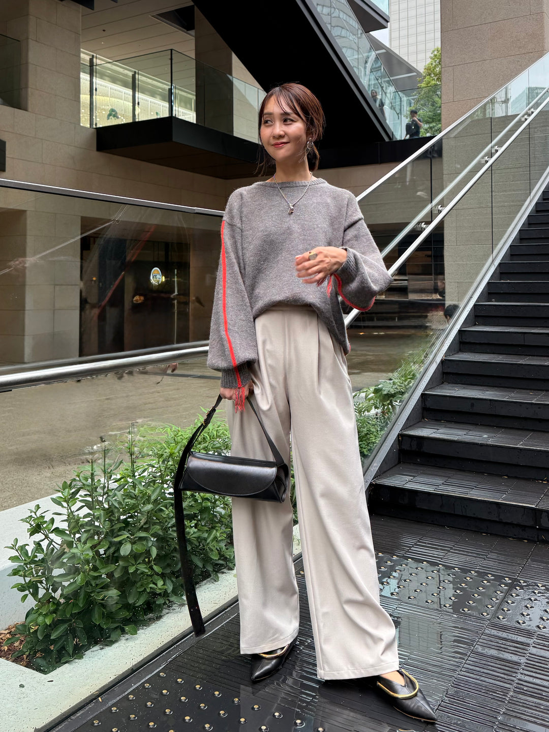 【予約】アルパカタッチ配色ラインプルオーバー / チャコール(12月中旬発送予定)