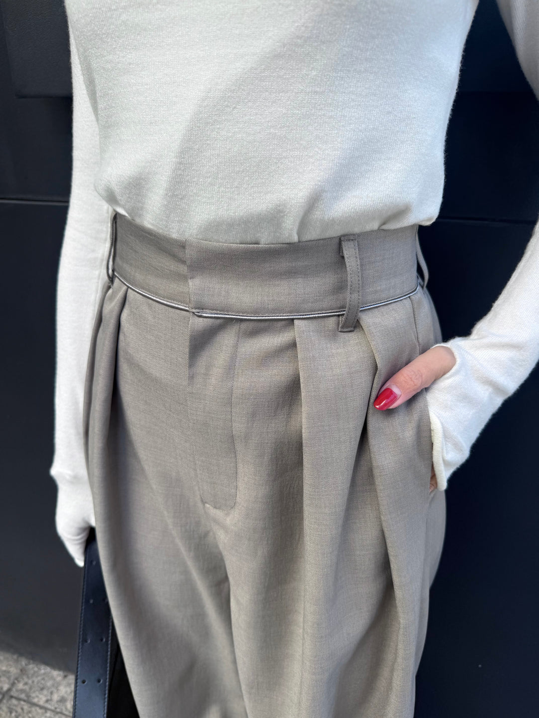 【予約】ウエストパイピングワイドパンツ / グレージュ(4月上旬発送予定)