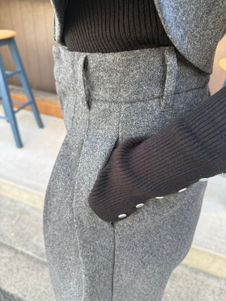 [新作300円OFF] 【予約】ウールライクタックワイドパンツ / チャコール(10月下旬発送予定)