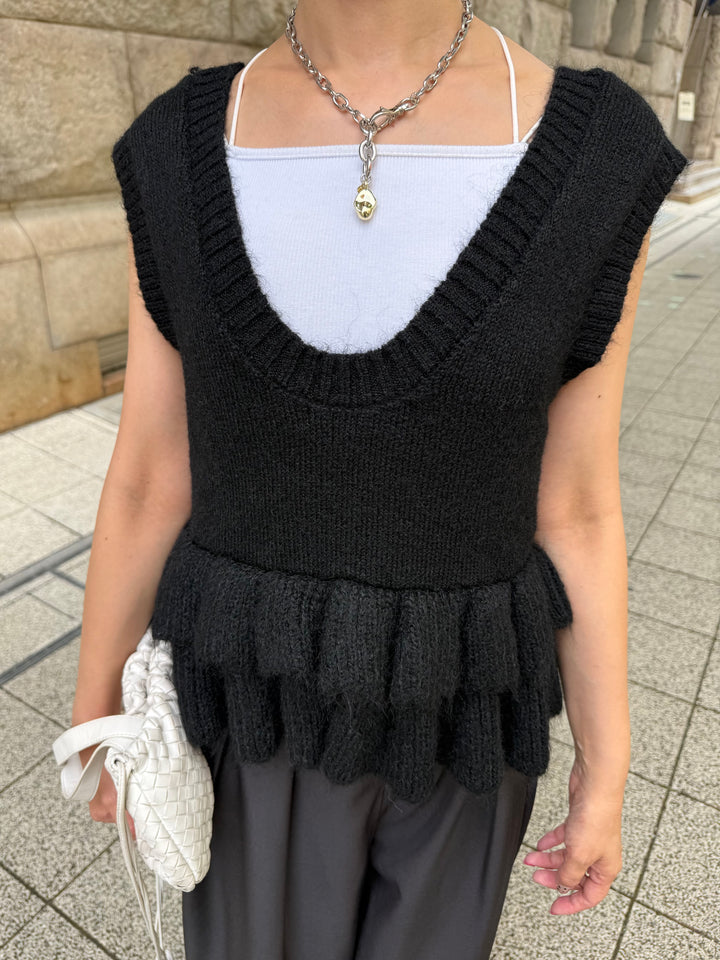 [新作300円OFF] モヘアタッチフリルベスト / ブラック