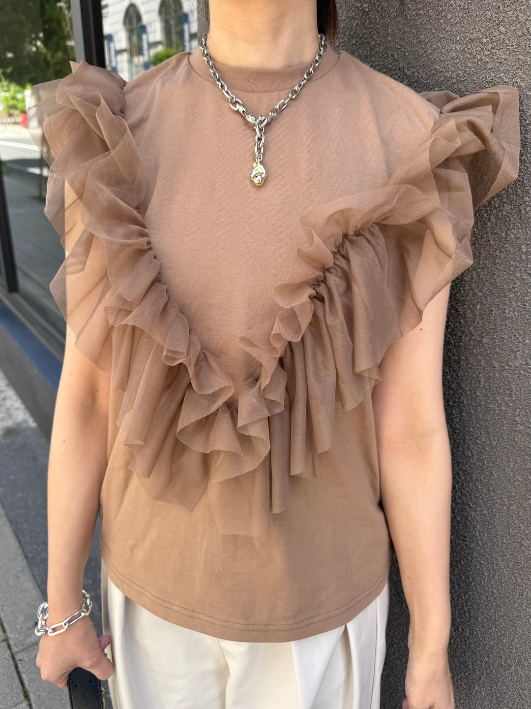 チュールフリルフレンチTシャツ / ブラウン