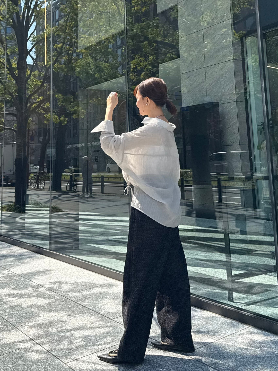 [SET] スキッパーガーゼブラウス / ライトベージュ + サマーツイードタックパンツ / ブラック(4月下旬発送予定)