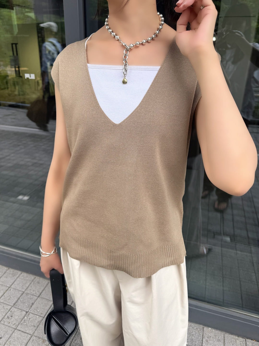 Vネックベスト / ベージュ