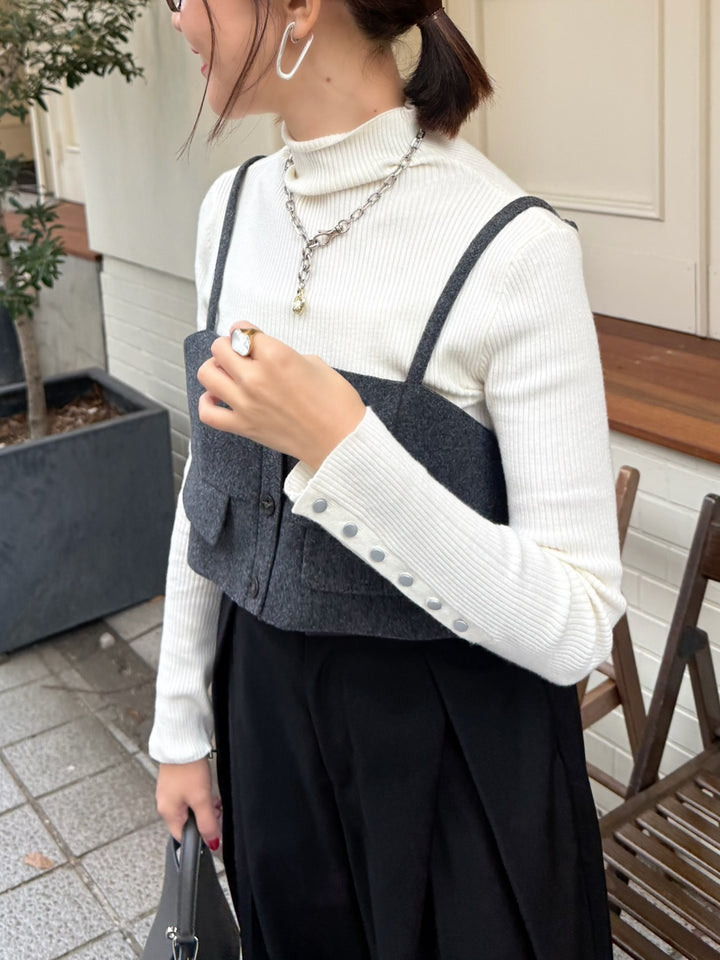 袖ボタンハイネックニット / アイボリー