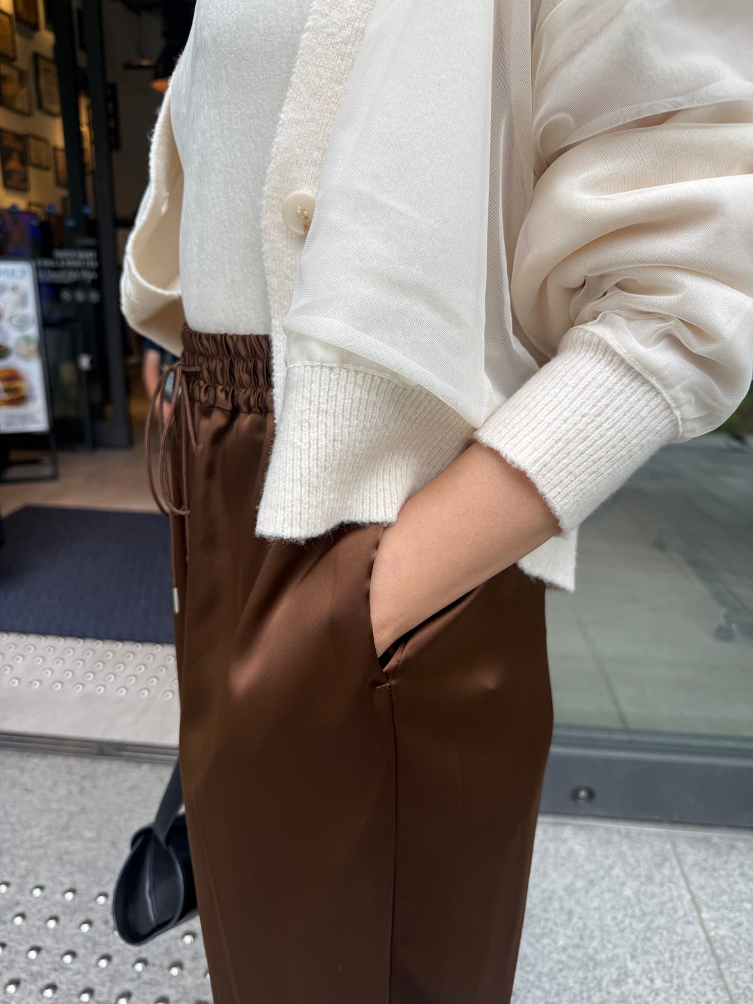 サテンイージーパンツ / ブラウン