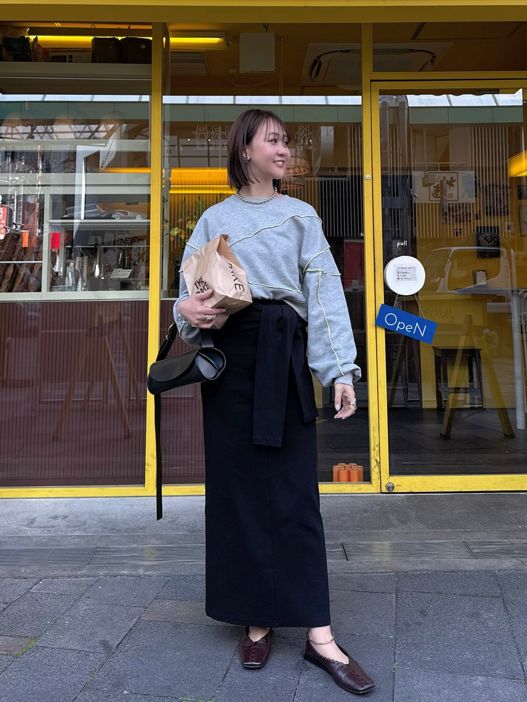 [新作300円OFF] [SET] 配色メロープルオーバー／グレー  + カットリブ腰巻き風スカート / ブラック