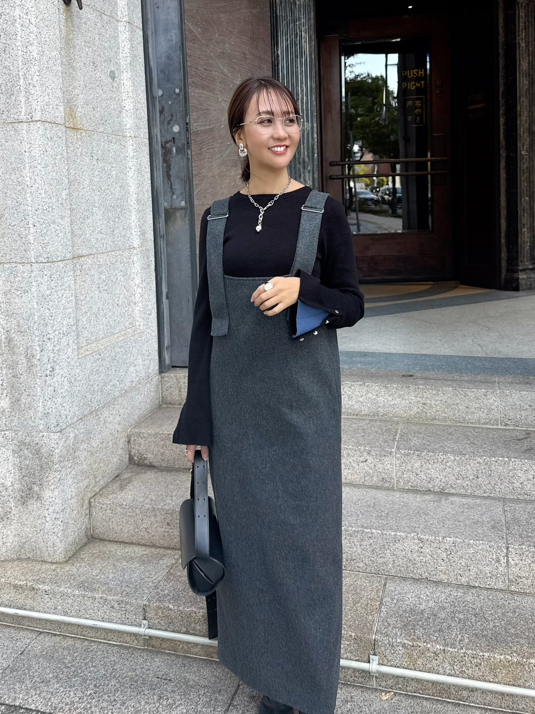 【予約】 ウールライクVネックジャンパースカート / チャコール(1月上旬発送予定)