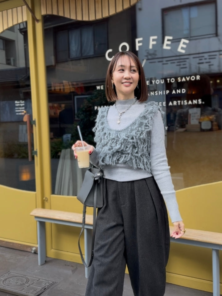 【予約】[SET] フリンジビスチェ / グレー + 袖ボタンハイネックニット / グレー(1月上旬発送予定)