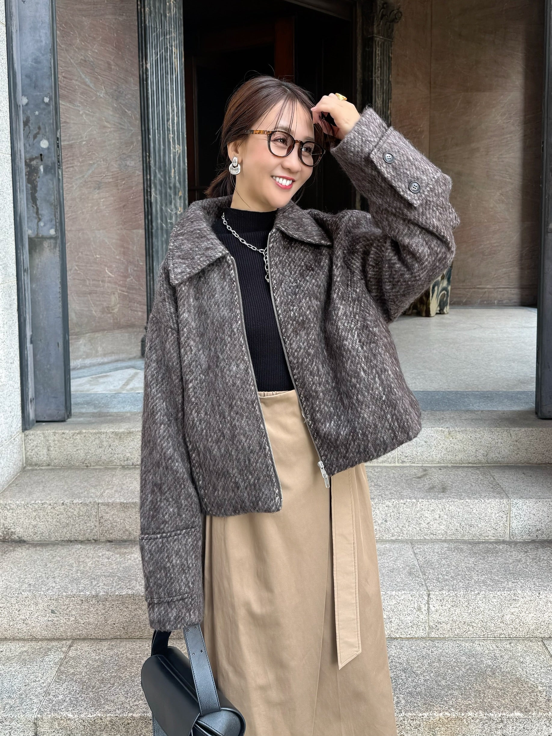 シャギービッグタブショートブルゾン / ブラウン – fosie