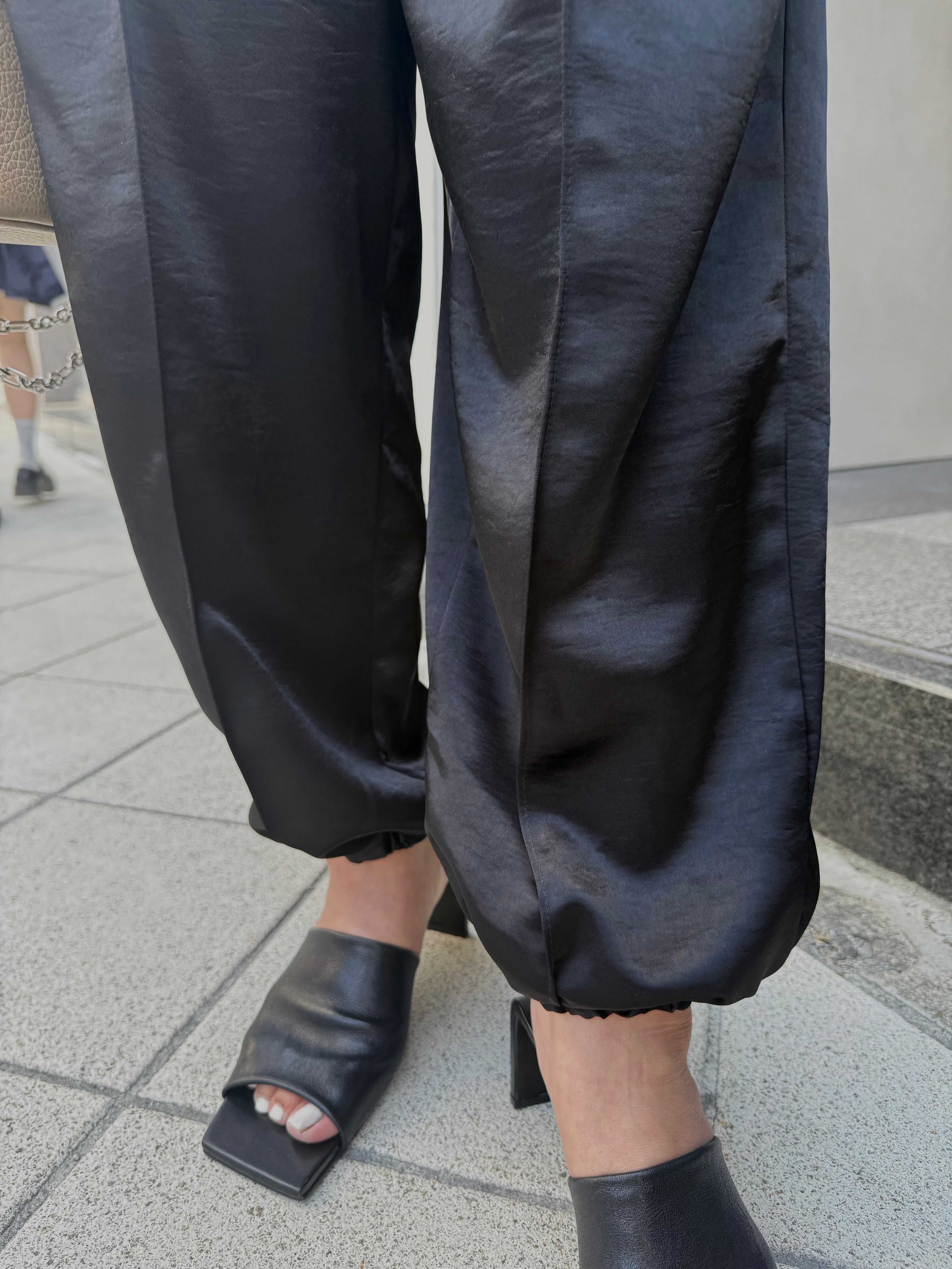 pois ポワ　サテンジョガーパンツ　ブラック pois ポワ サテンジョガーパンツ ブラック