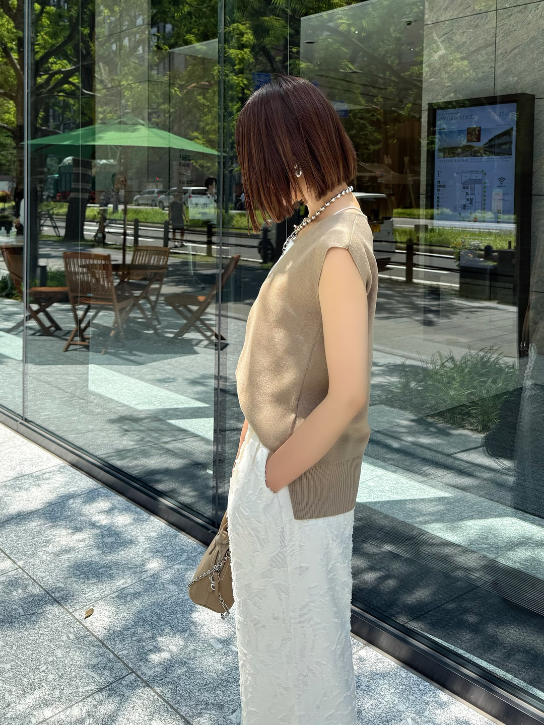 Vネックベスト / ベージュ