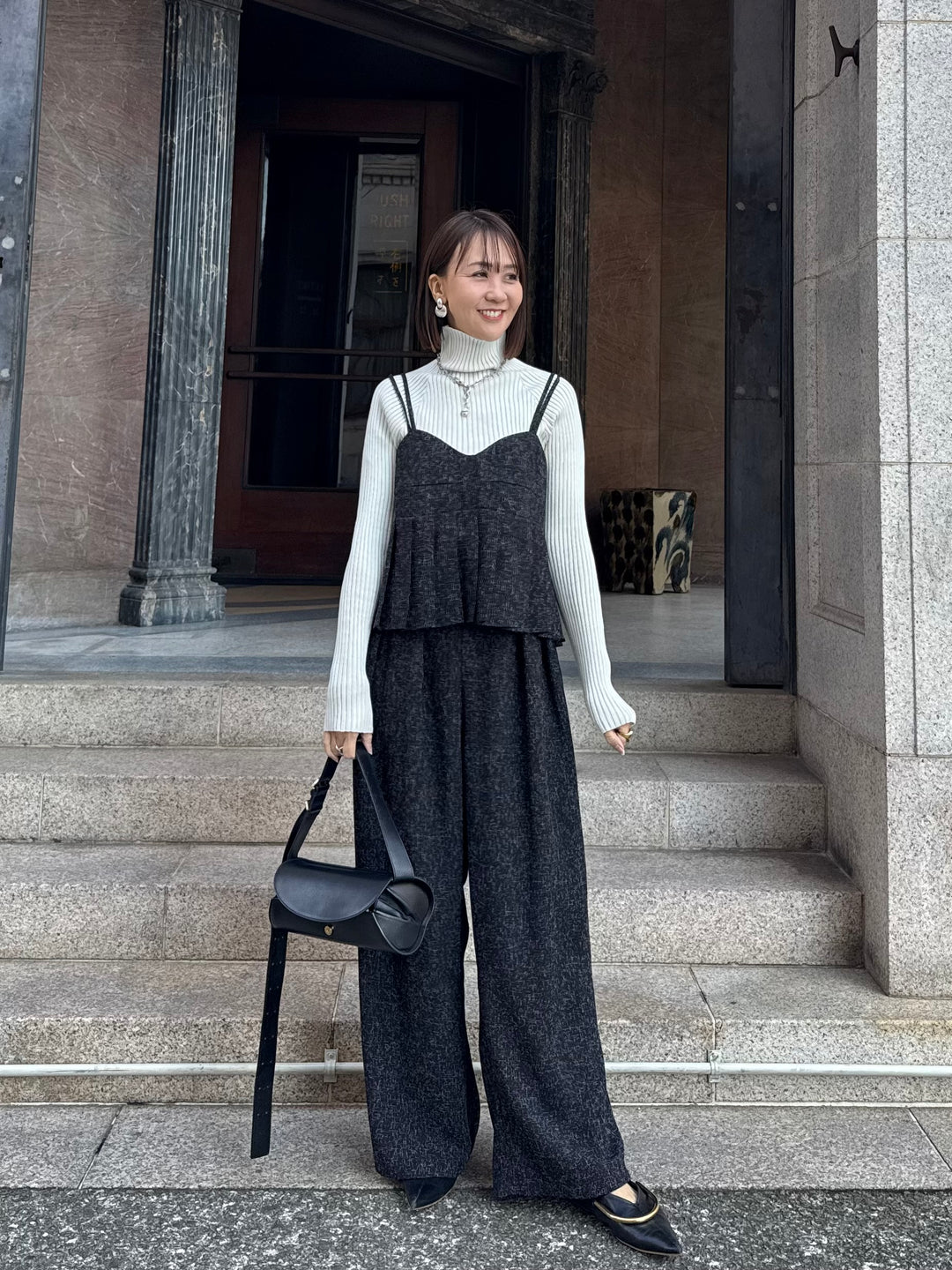 【予約】[SET] サマーツイードプリーツキャミ / ブラック + サマーツイードタックパンツ / ブラック(2月中旬頃発送予定)