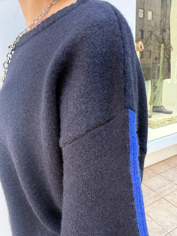 アルパカタッチ配色ラインプルオーバー / ブラック