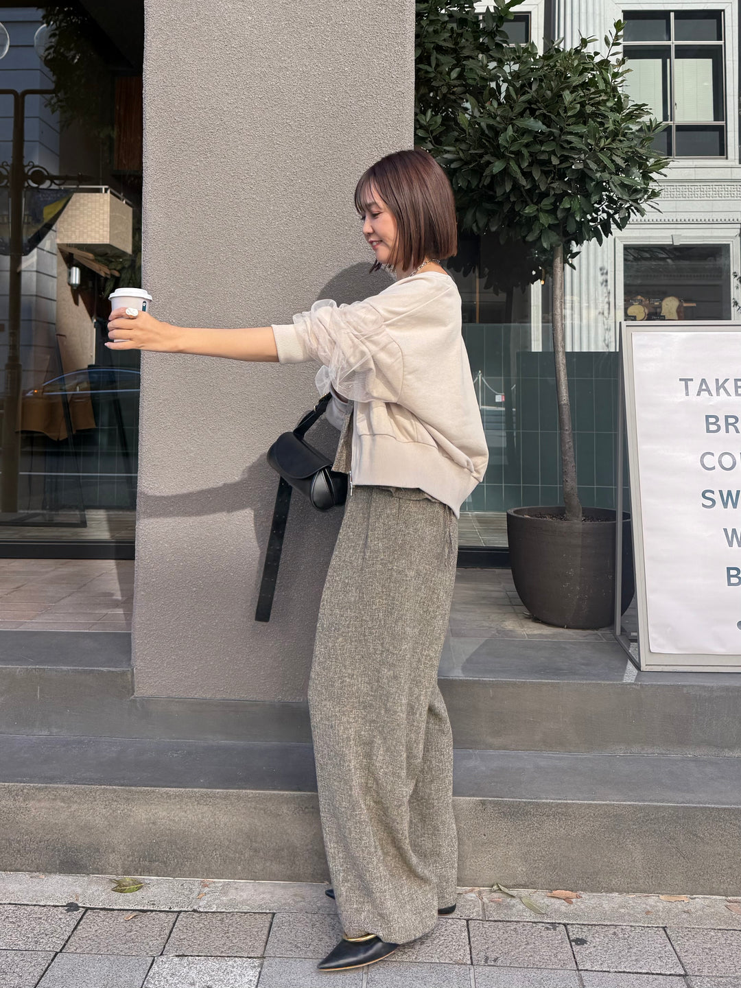 【予約】[3点SET] 袖チュールカーディガン / ミルクティー + サマーツイードプリーツキャミ / ブラウン + サマーツイードタックパンツ / ブラウン(2月中旬頃発送予定)