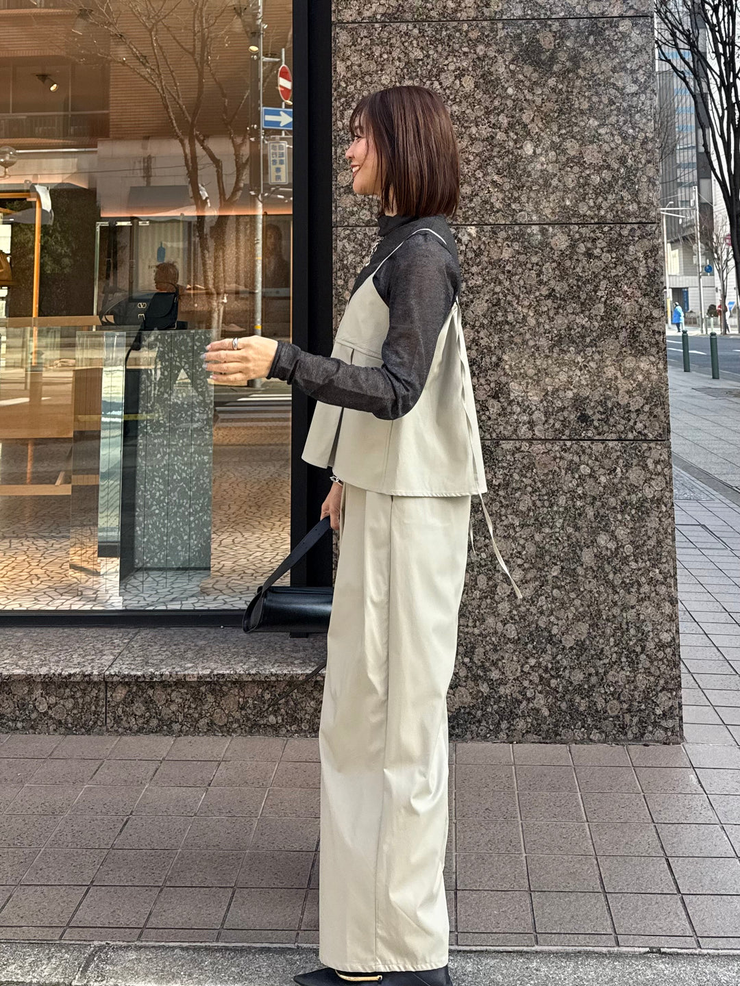 ウォッシャブルフェイクレザーキャミソール / エクリュ