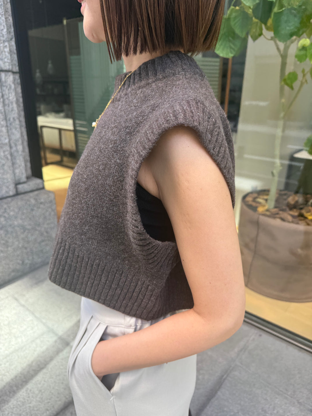 バックスリットニットベスト / ブラウン