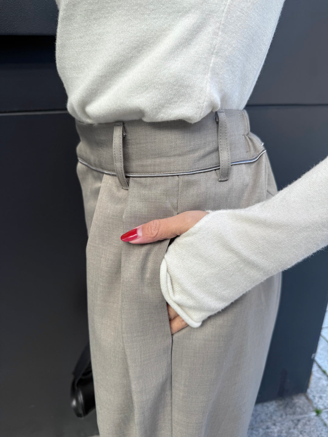 【予約】ウエストパイピングワイドパンツ / グレージュ(4月上旬発送予定)