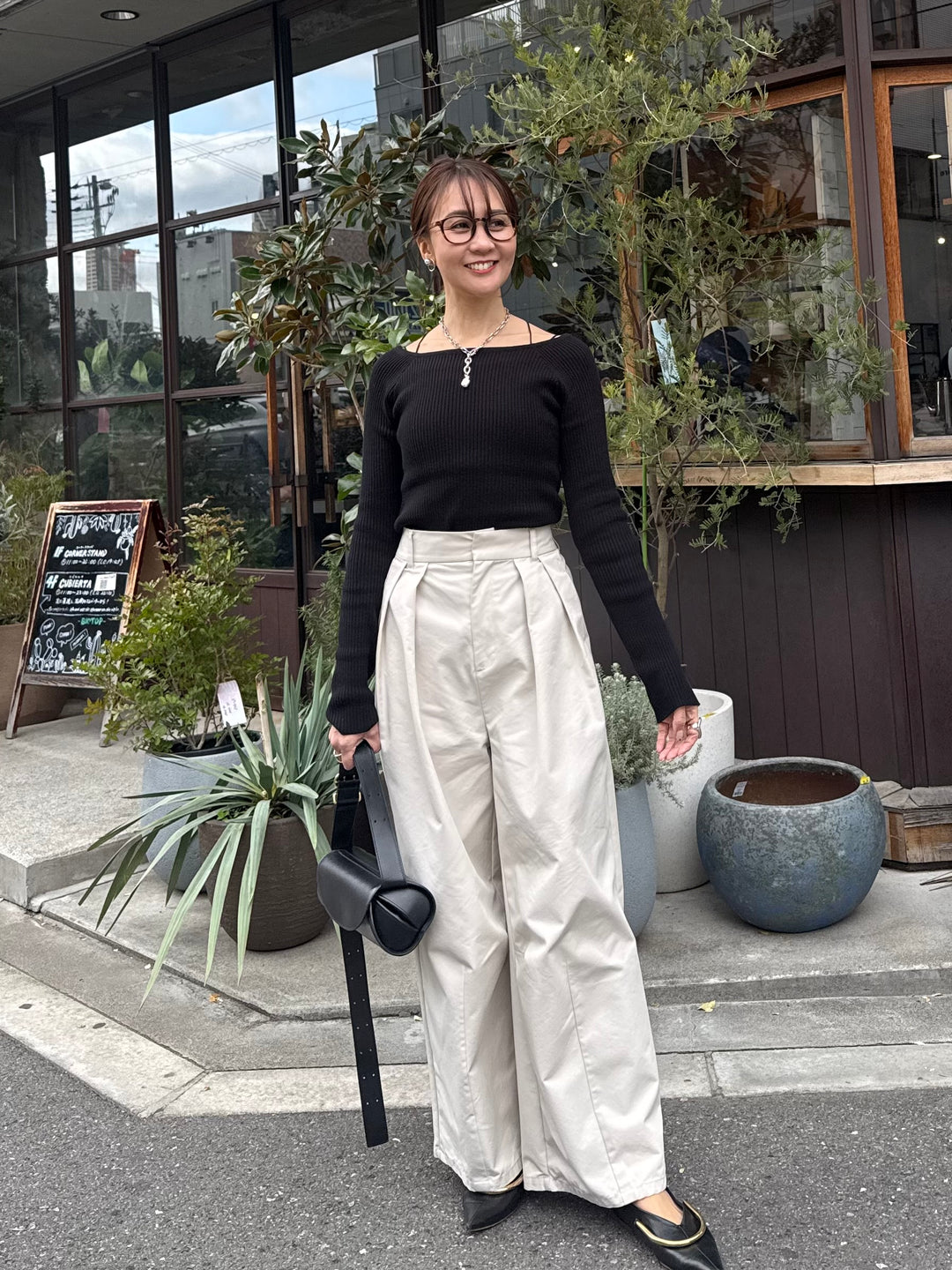 スクエアネックリブニットプルオーバー  / ブラック