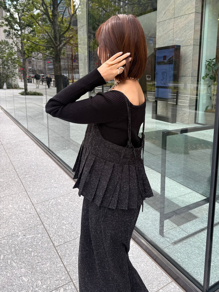 スクエアネックリブニットプルオーバー  / ブラック