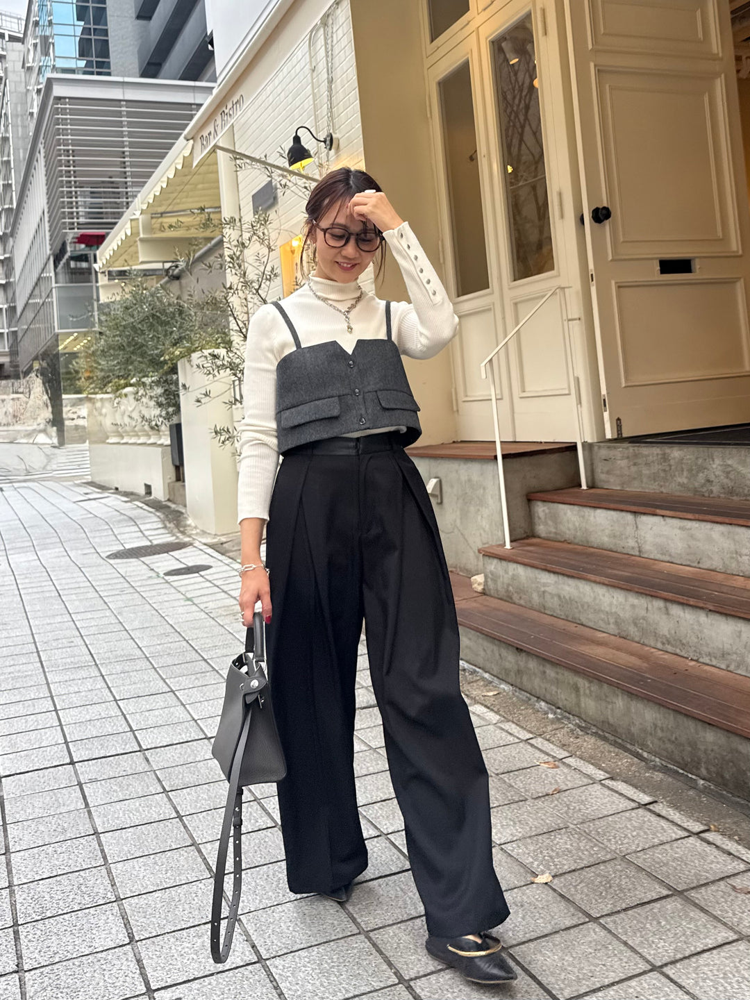 袖ボタンハイネックニット / アイボリー