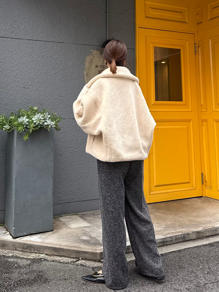 【予約】[SET] ボアショートコート / ライトベージュ + プリーツビスチェオールインワン / ブラック (11月上旬発送予定)