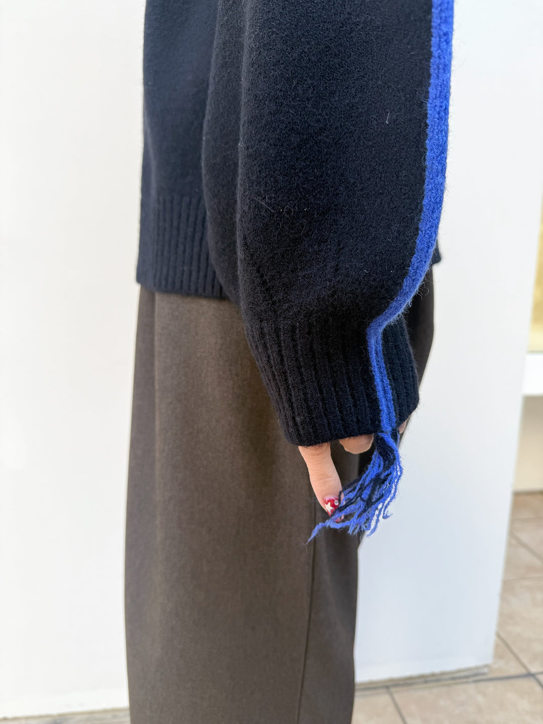 アルパカタッチ配色ラインプルオーバー / ブラック